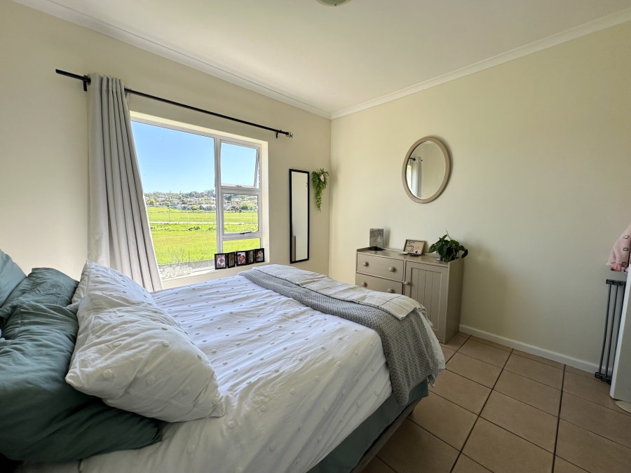 To Let 2 Bedroom Property for Rent in The Crest Western Cape